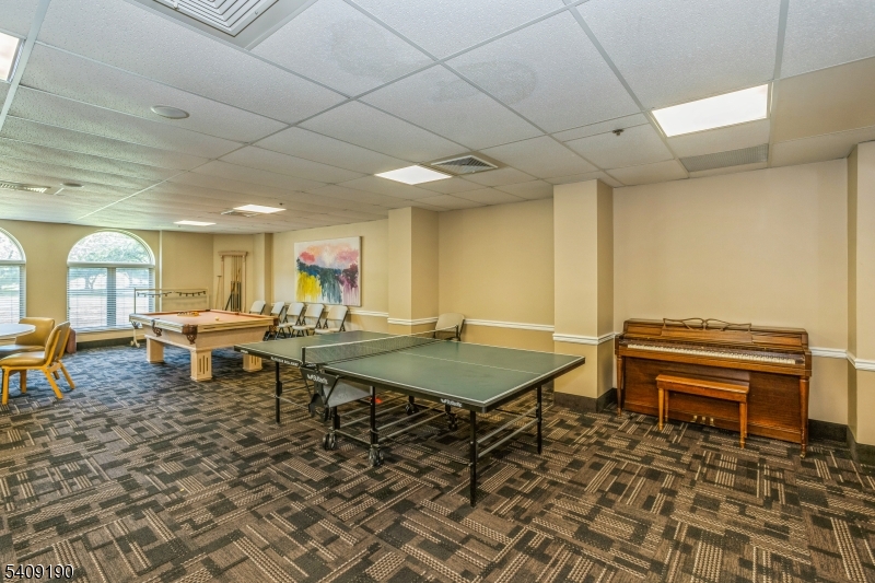 Crown View Manor - Residential