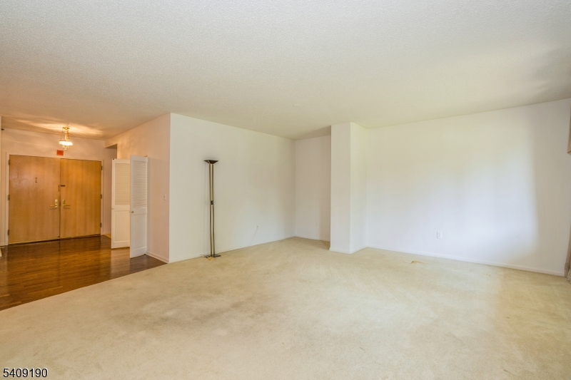 Crown View Manor - Residential