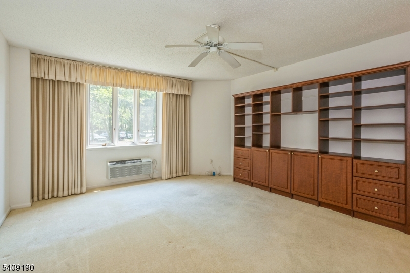 Crown View Manor - Residential