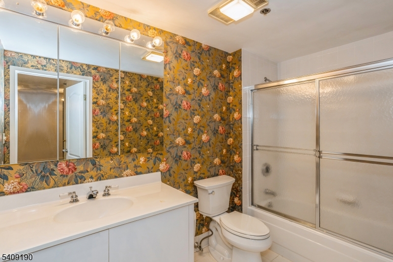 Crown View Manor - Residential