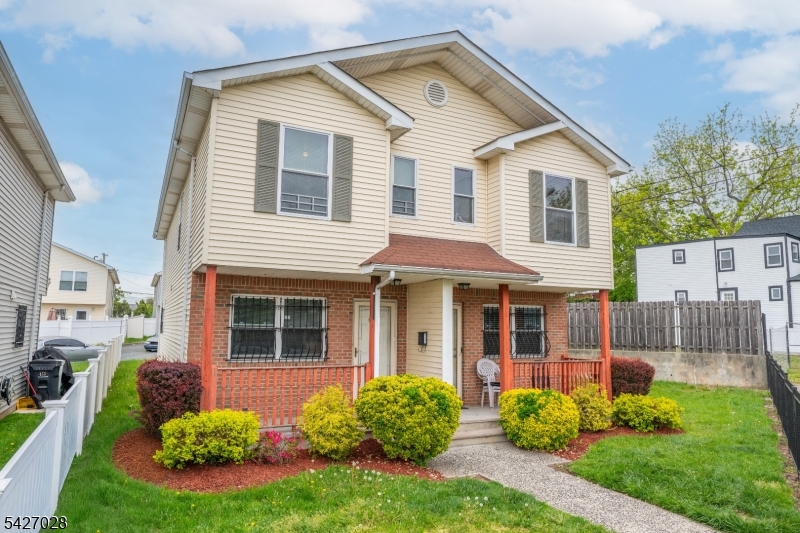 Photo 1 of 14 — 447 S 9Th St, Newark City, NJ 07103