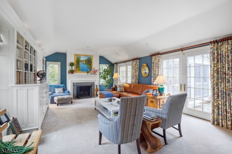 Memorial Field - Residential