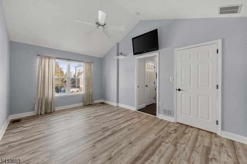 Hamilton Crest - Residential