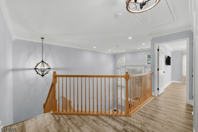 Hamilton Crest - Residential