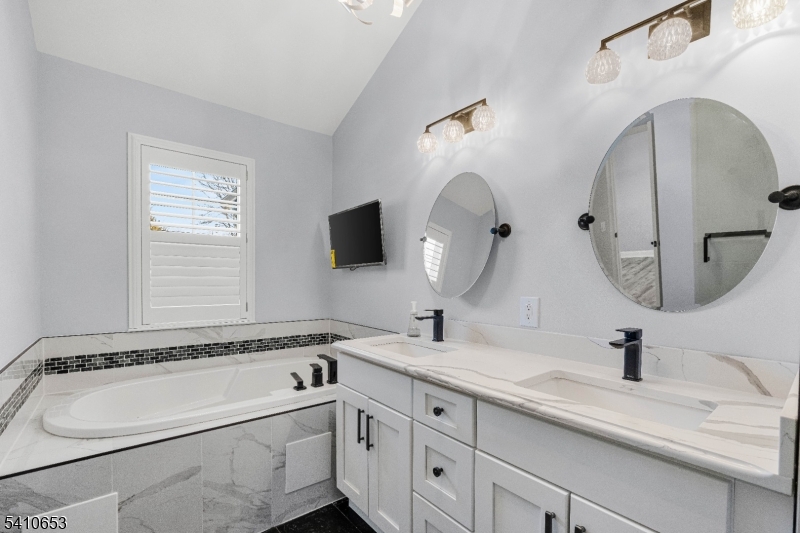 Hamilton Crest - Residential