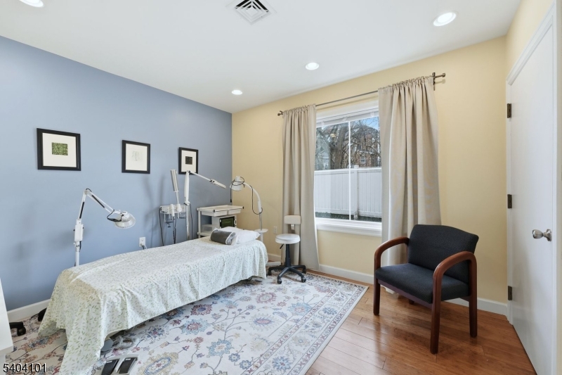 Vauxhall - Commercial Sale