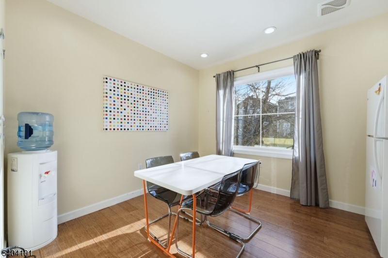 Vauxhall - Commercial Sale