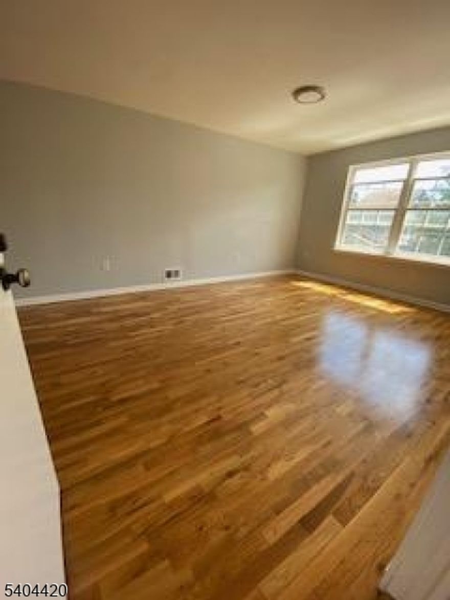 Welcome to this 3-bedroom, 2-bath apartment in Upper Vailsburg. Spacious rooms, good natural light, and a comfortable layout that just works. Close to everyday essentials and public transportation. Easy place to settle into and feel at home.