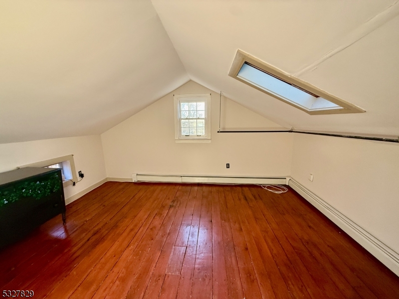 GLADSTONE - Residential