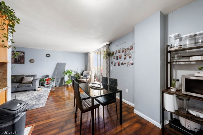 Polonaise Condominiums - Residential