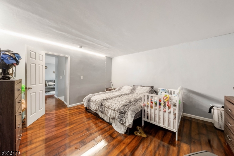 Polonaise Condominiums - Residential