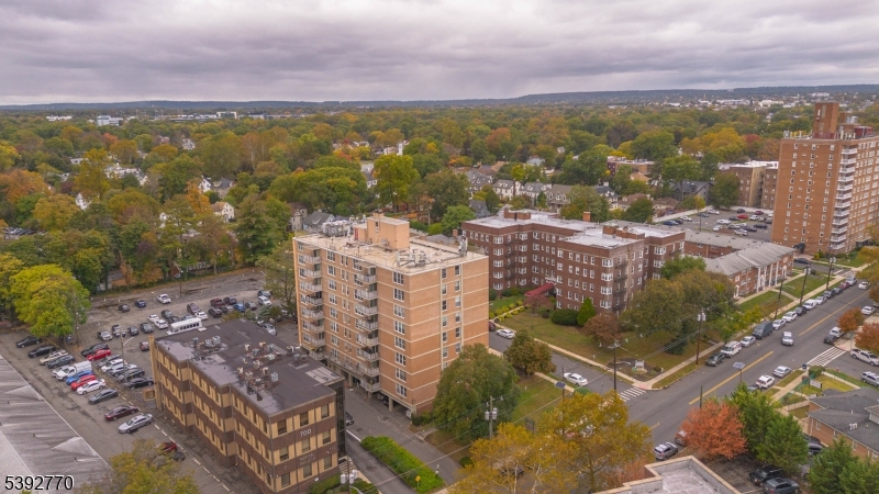 Polonaise Condominiums - Residential