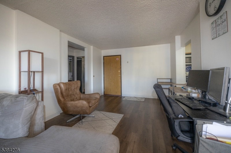 Linden Towers - Residential