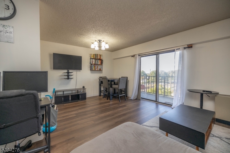 Linden Towers - Residential