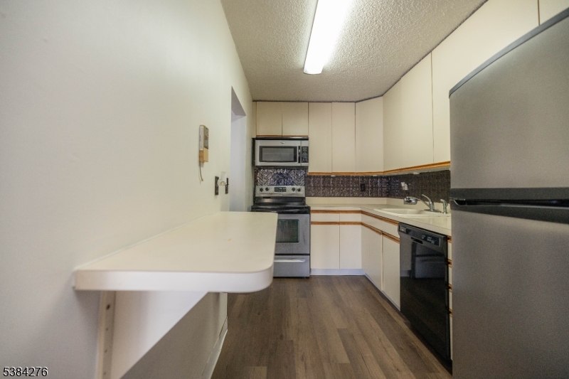 Linden Towers - Residential