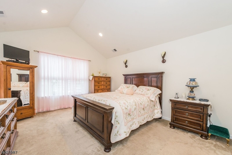 Mountain Ridge - Residential