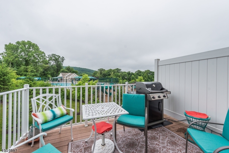 Mountain Ridge - Residential