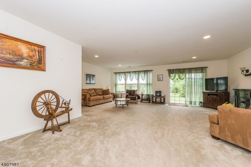 Mountain Ridge - Residential