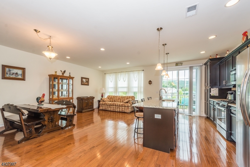 Mountain Ridge - Residential