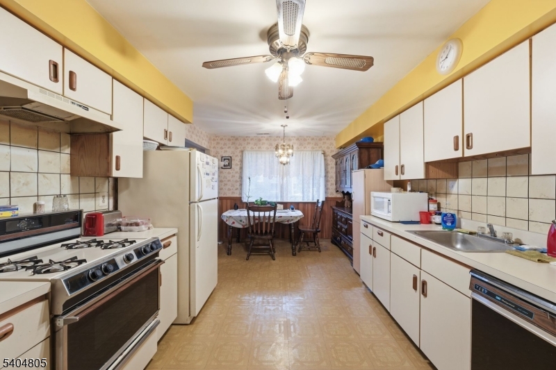 Edison Glen Condo - Residential