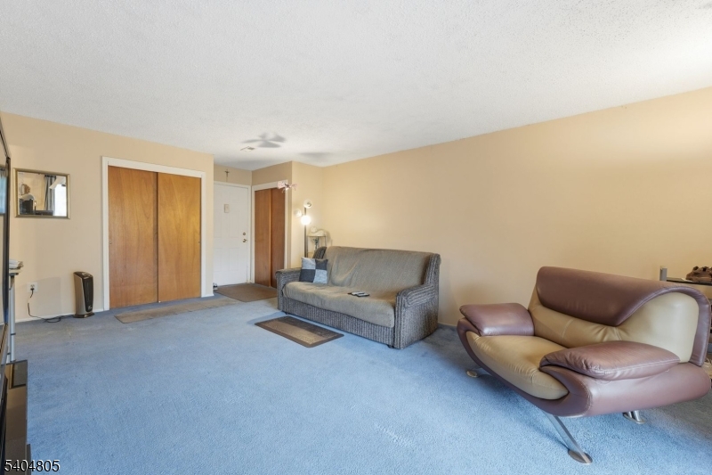 Edison Glen Condo - Residential