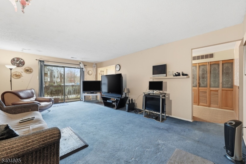 Edison Glen Condo - Residential