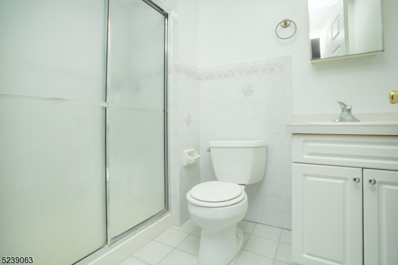 Glenmont Commons - Residential Lease