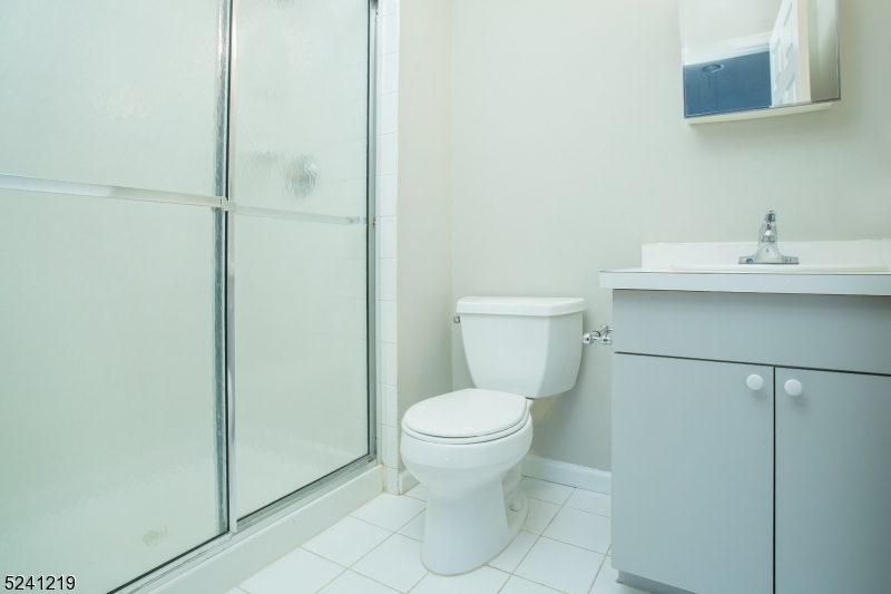 Glenmont Comnons - Residential