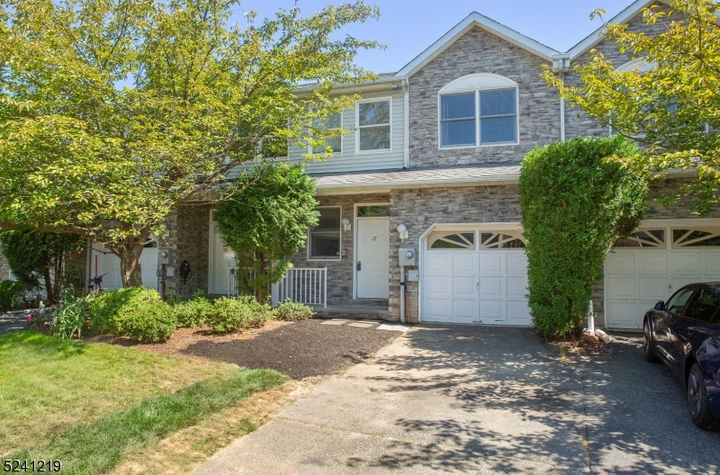 Glenmont Comnons - Residential