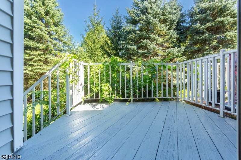 Glenmont Comnons - Residential