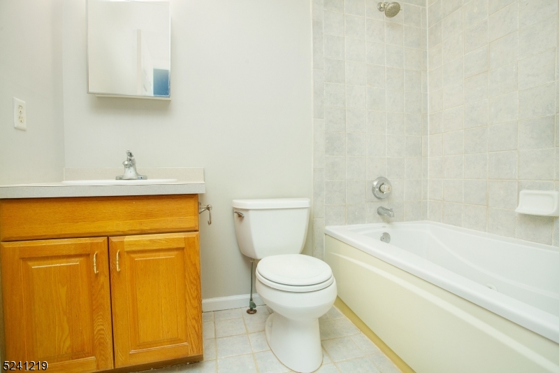 Glenmont Comnons - Residential