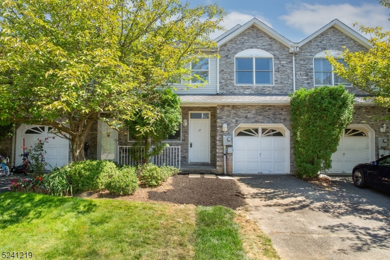 Glenmont Comnons - Residential