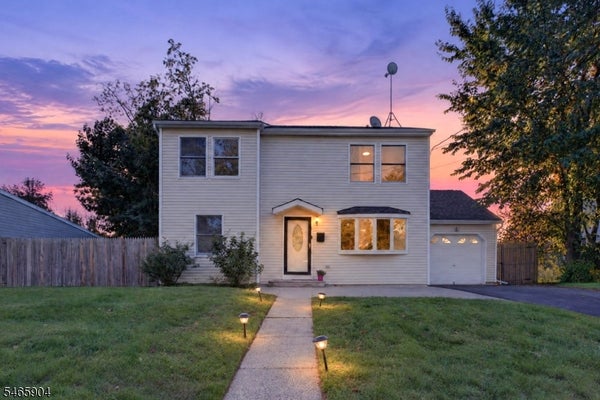 29 WINDSOR DR, EAST BRUNSWICK, NJ 08816 - Image c26d66dcfd6c4cbb4bbac66616d7d8c8/1388161061