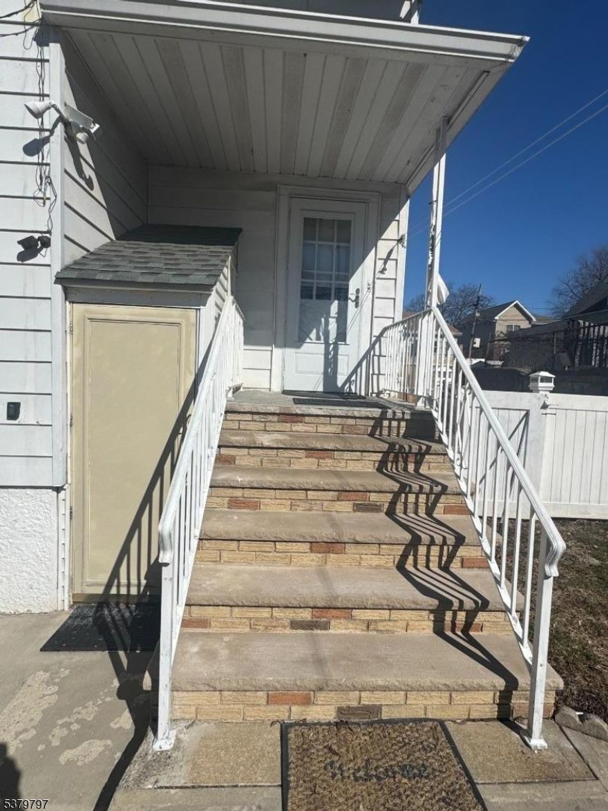 Larger 1 Bedroom apartment. 2nd Floor. Tiled Full Bath with Skylight, Eat In Kitchen w/ Skylight, Living Room, and Bedroom with walk in closet. Plenty of storage space, Easy access to all major highways, Easy Commute. Close to shopping, Mass Transportation. Credit Report, Landlord Interview and Income Verification required.