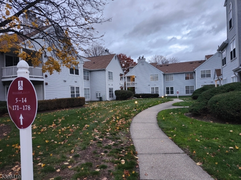 Hilltop Farms - Residential