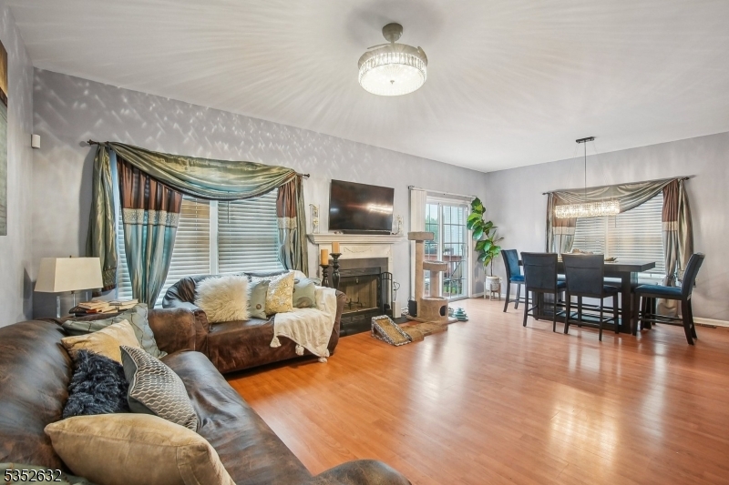38 E Burgess Dr
