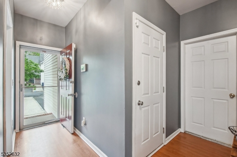 38 E Burgess Dr