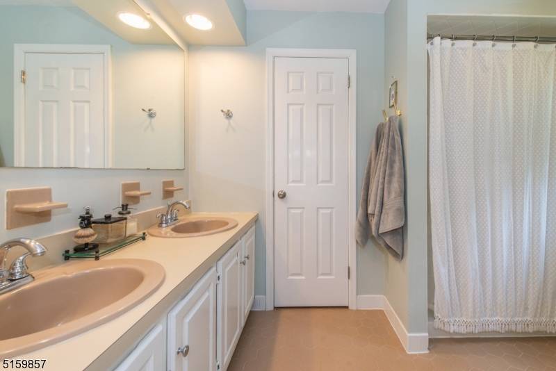 Nestlingwood - Residential