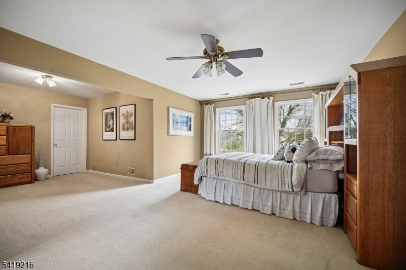 Ironia - Residential