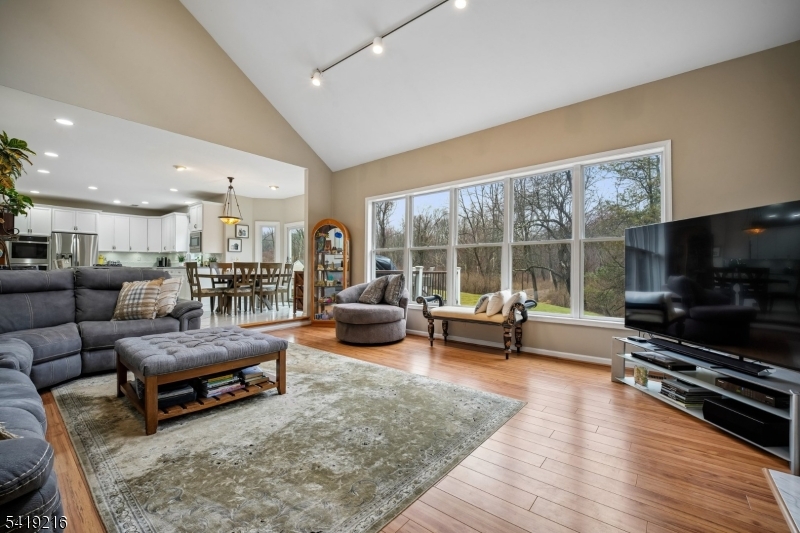 Ironia - Residential