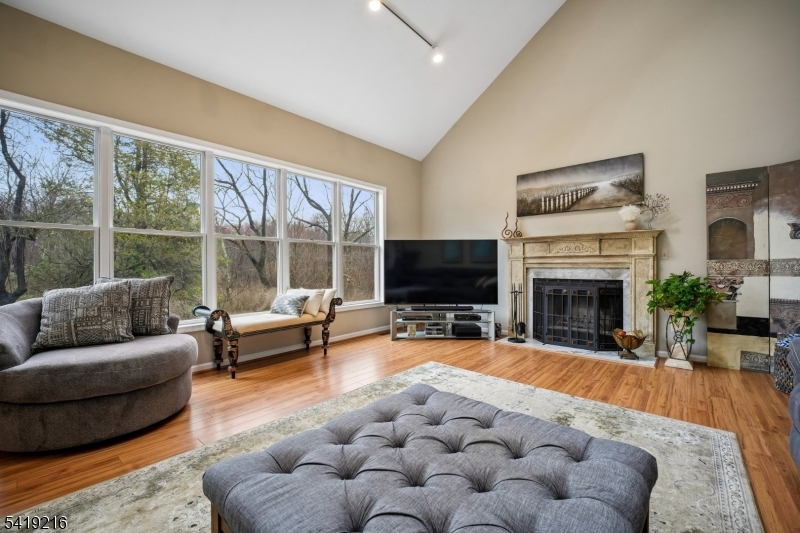 Ironia - Residential