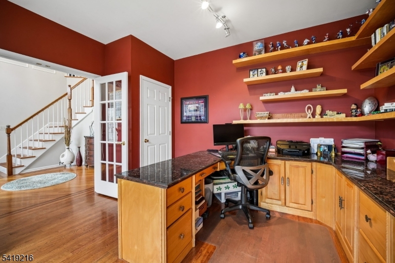 Ironia - Residential