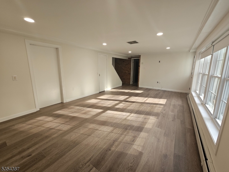 44 Forestdale Rd
