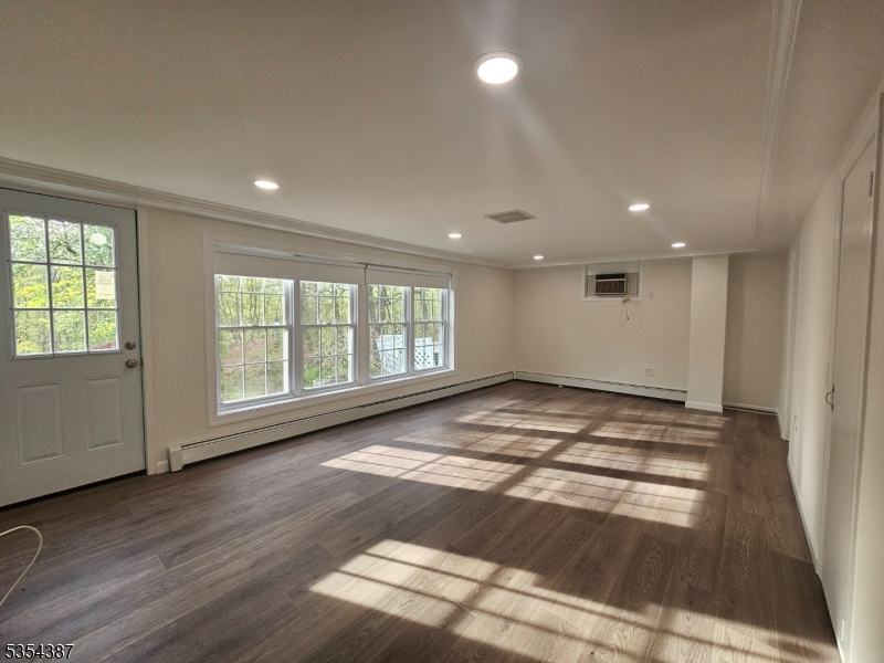 44 Forestdale Rd