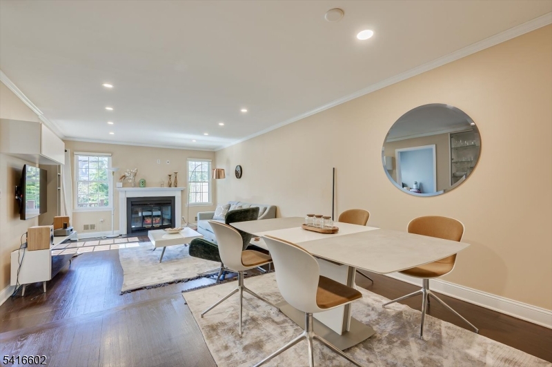 Montgomery Manor - Residential