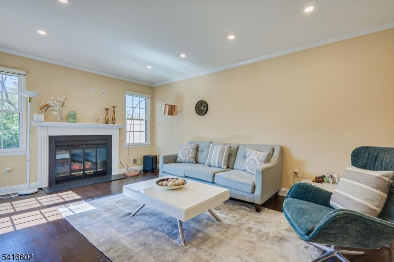 Montgomery Manor - Residential