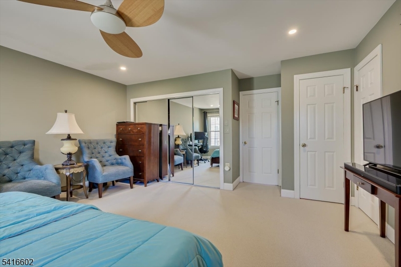 Montgomery Manor - Residential