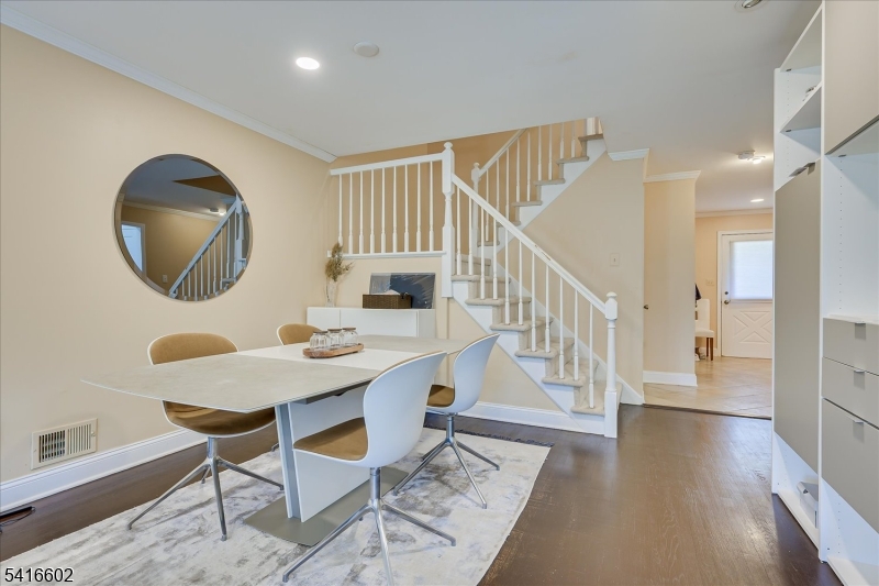 Montgomery Manor - Residential