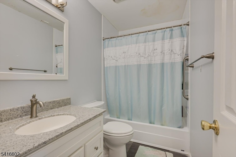 Montgomery Manor - Residential