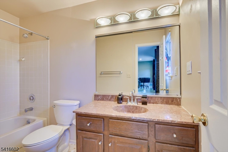 Montgomery Manor - Residential